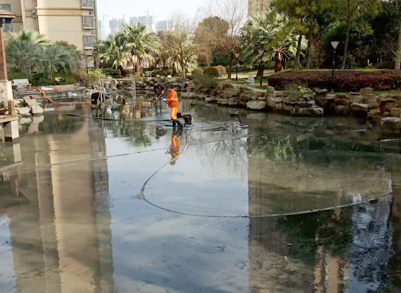 咸阳景观池淤泥清理